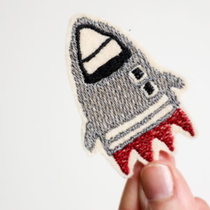 Aufnäher Rakete grau von Halfbird