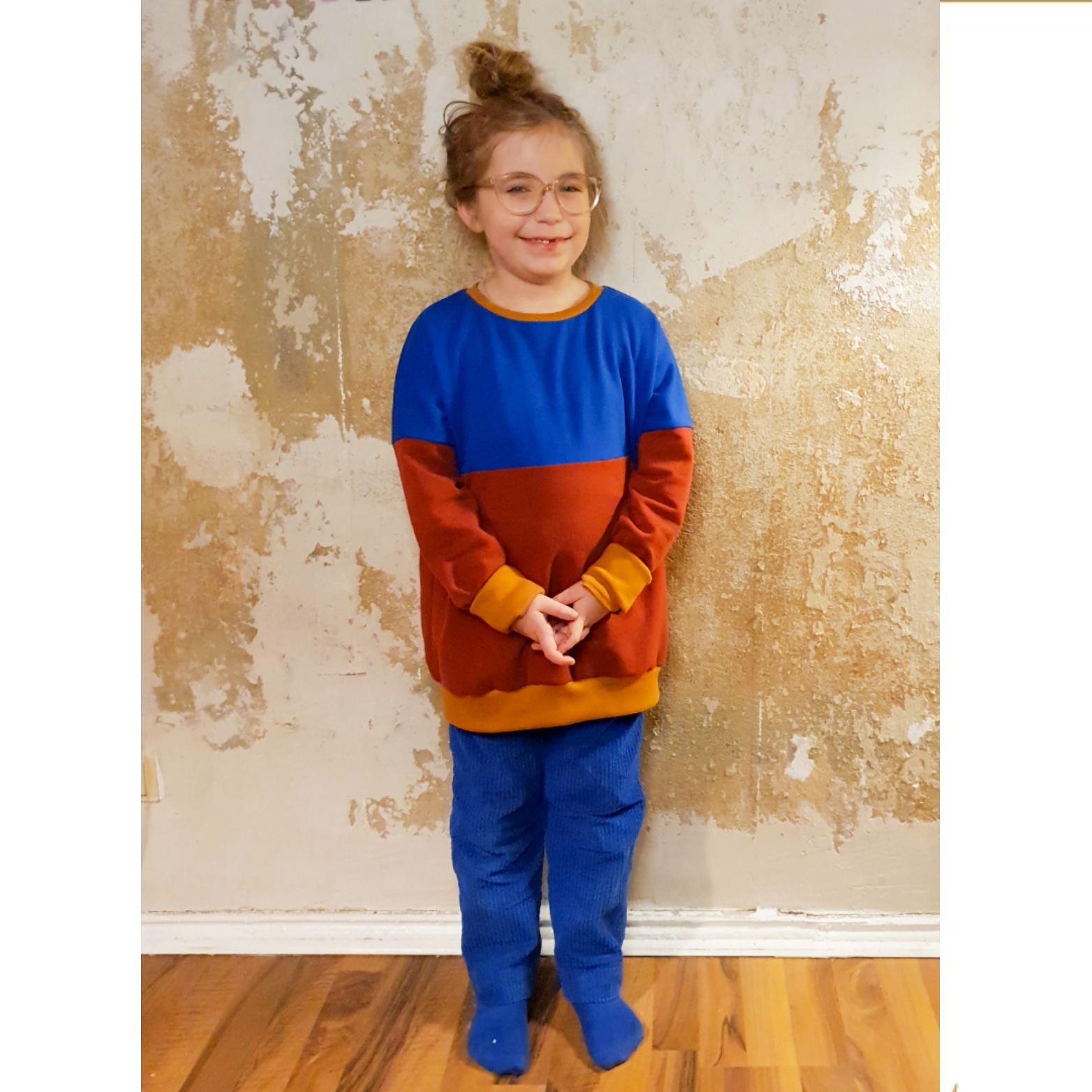 Oversize Pullover colourblocking knallblau/rost – Bild 3