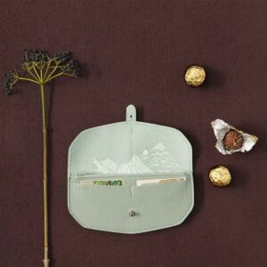 Portemonnaie 'Move Mountains' von Keecie verschiedene Farben