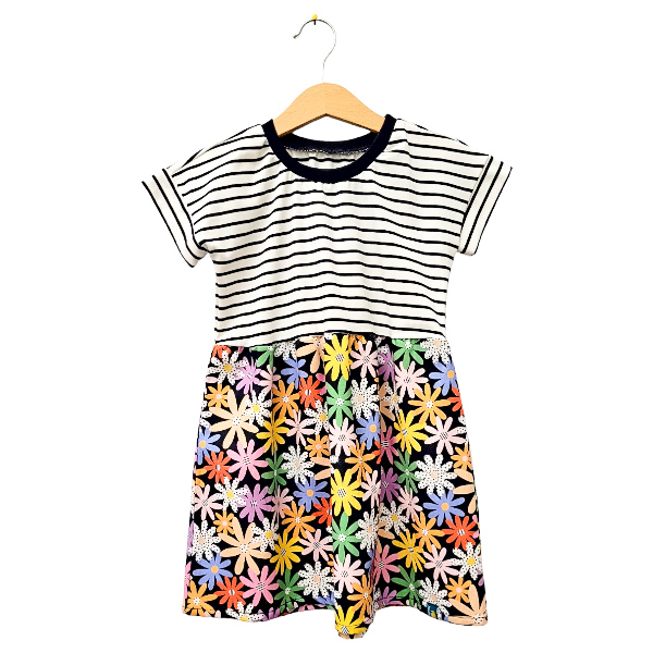 Passenkleid kurzarm 'Bunte Blumen/ schwarz weiß '