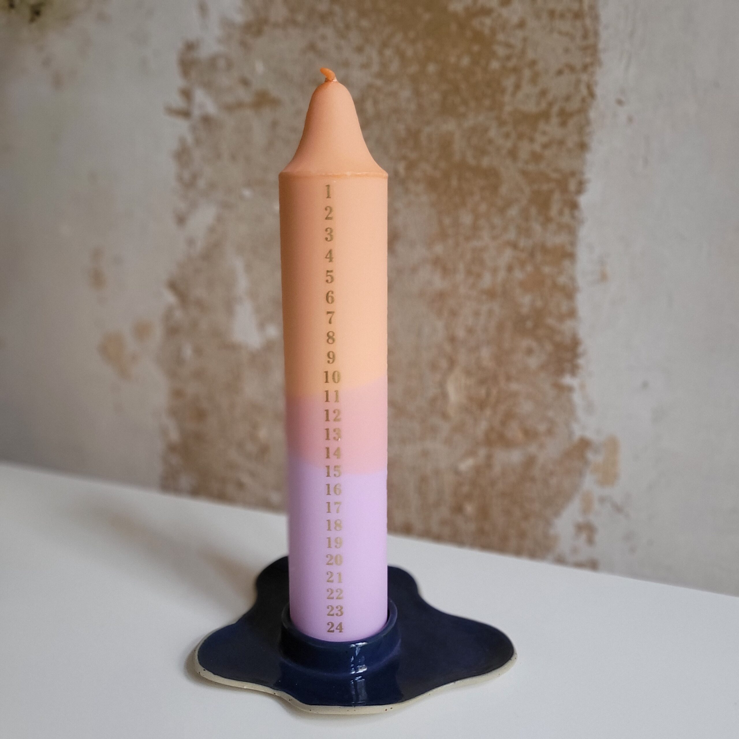 AdventskalenderKerze 'orange purple'