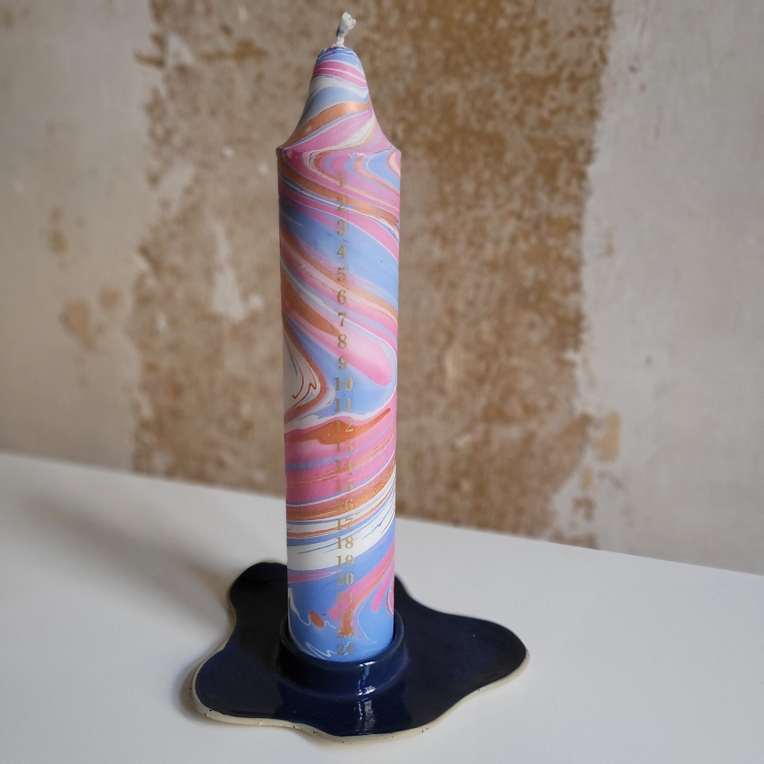AdventskalenderKerze 'blue pink marble'