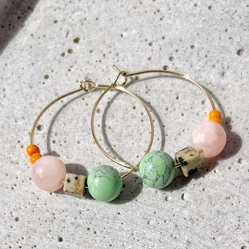 Ute Arnold Studio Ohrringe 'Nia' 14K goldfilled bunte Creolen (verschiedene Farben) – Bild 3