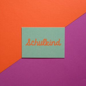 AvaundYves Postkarte 'Schulkind, grĂĽn/orange'