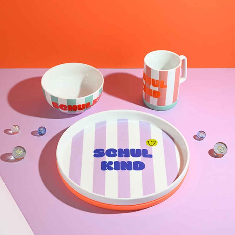 Ava&Yves Porzellan-Set 'Schulkind Streifen, flieder und pink' mit großem Teller (23cm), Becher und Müslischale